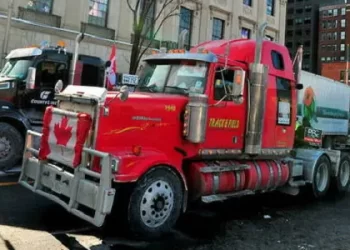 توظيف سائقي وسائقات الشاحنات بدولة كندا راتب 193 درهم للساعة