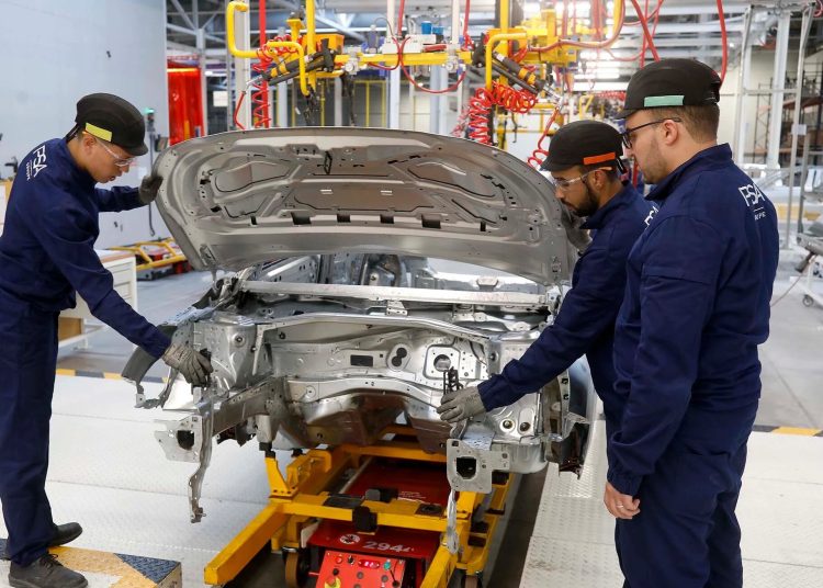 قطاع صناعة السيارات تشغيل 200 عامل و عاملة الكابلاج بإقليم الحاجب