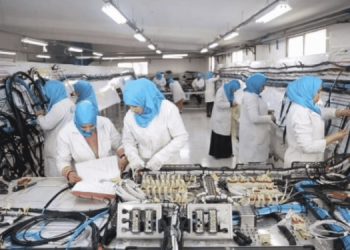 تشغيل 300 عاملة الكابلاج