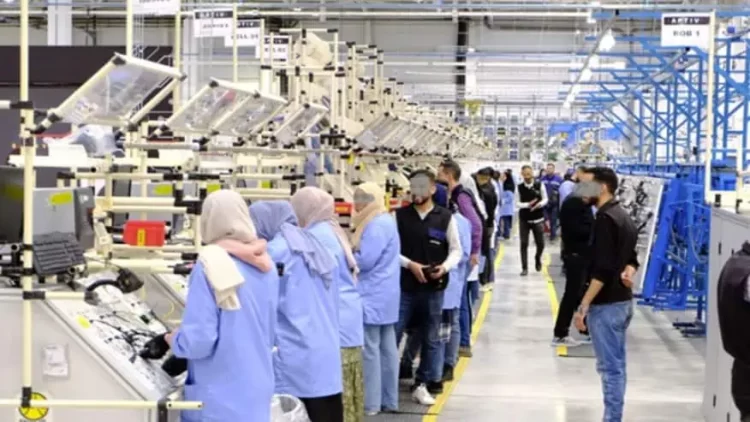 شركة APTIV مكناس: مطلوب تشغيل 300 عامل و عاملة بالنيفو باك، الباك، الدبلوم، الراتب 2970 درهم شهريا