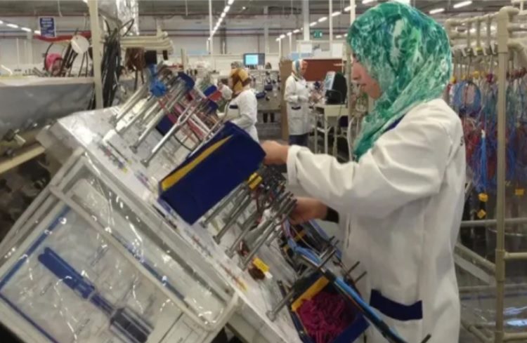 تشغيل 40 عاملة الكابلاج بمديننة الصخيرات-تمارة