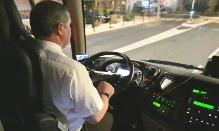 مطلوب سائقين سياحيين حاصلين على النيفو باك او الباك صالير 3000 درهم شهريا