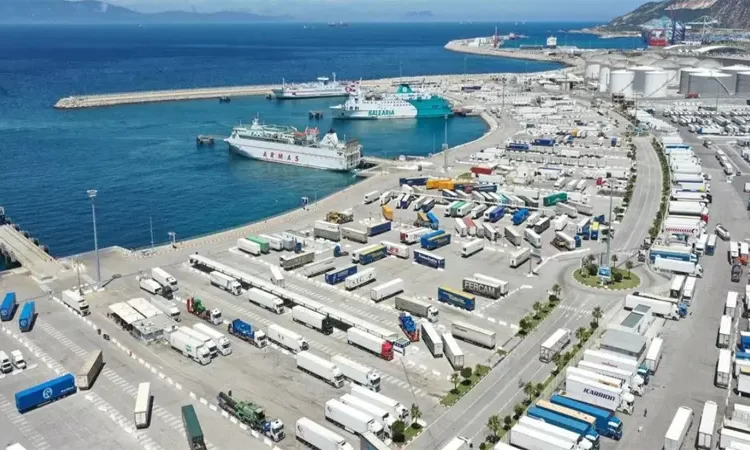 ميناء طنجة المتوسط توظيف 140 منصب بشهادة البكالوريا براتب 4000 درهم