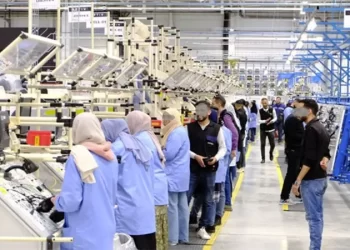 شركة APTIV : مطلوب تشغيل 300 عامل و عاملة بالنيفو باك او الباك او الدبلوم. الراتب 2970 درهم شهريا  