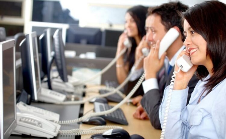 بشهادة البكالوريا أو الدبلوم ISTA… مطلوب 128 مستشار الهواتف برواتب تترواح بين 3000 و 5000 درهم شهرياً
