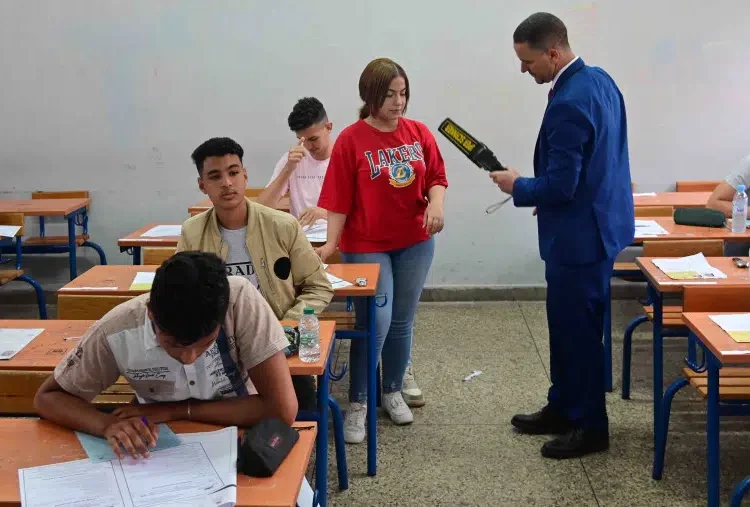 امتحانات الباكلوريا 2024.. هذه العقوبات لمن ضبط في حالة الغش (قانون 02.13 PDF)