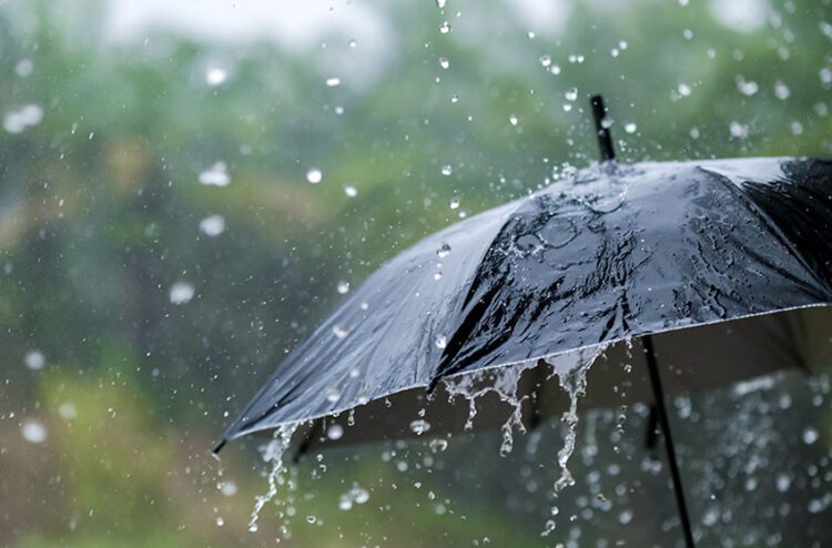 نشرة إنذارية: رياح قوية وعواصف رملية وأمطار رعدية مرتقبة اليوم وغداً في عدة مناطق بالمملكة